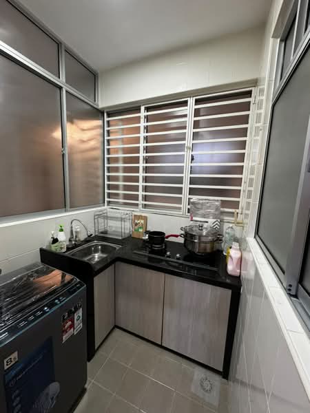 Pangsapuri untuk Disewa di Idaman Lavender 3 - Jason Phoon - Kitchen - PropertyGuru.com.my