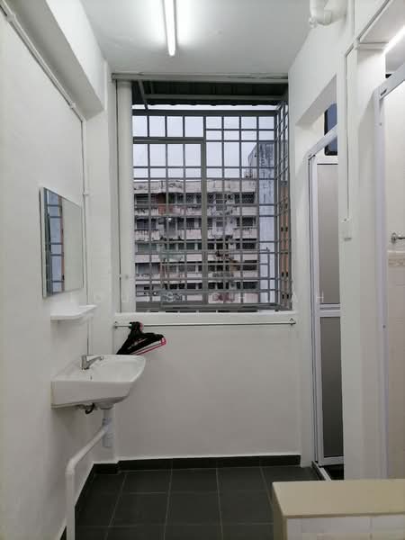 Pangsapuri untuk Dijual di Majestic Height - Louis Chuah - Bathroom - PropertyGuru.com.my
