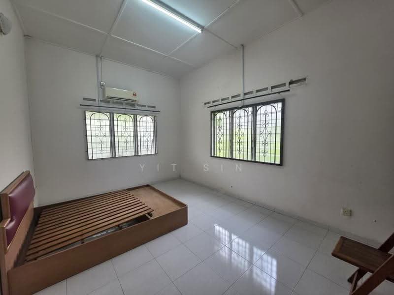 Bungalow House for Sale in Taman Kulai Besar (Kulai) - Yit Sin - Bedroom - PropertyGuru.com.my