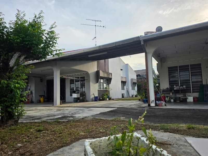 Rumah Banglo untuk Disewa di Taman Kulai Besar (Kulai) - Yit Sin - Exterior - PropertyGuru.com.my