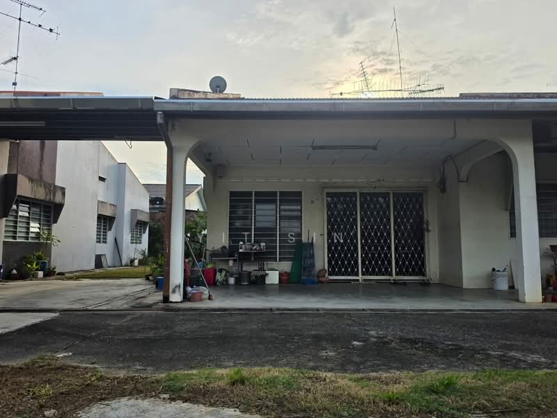 Rumah Banglo untuk Disewa di Taman Kulai Besar (Kulai) - Yit Sin - Exterior - PropertyGuru.com.my