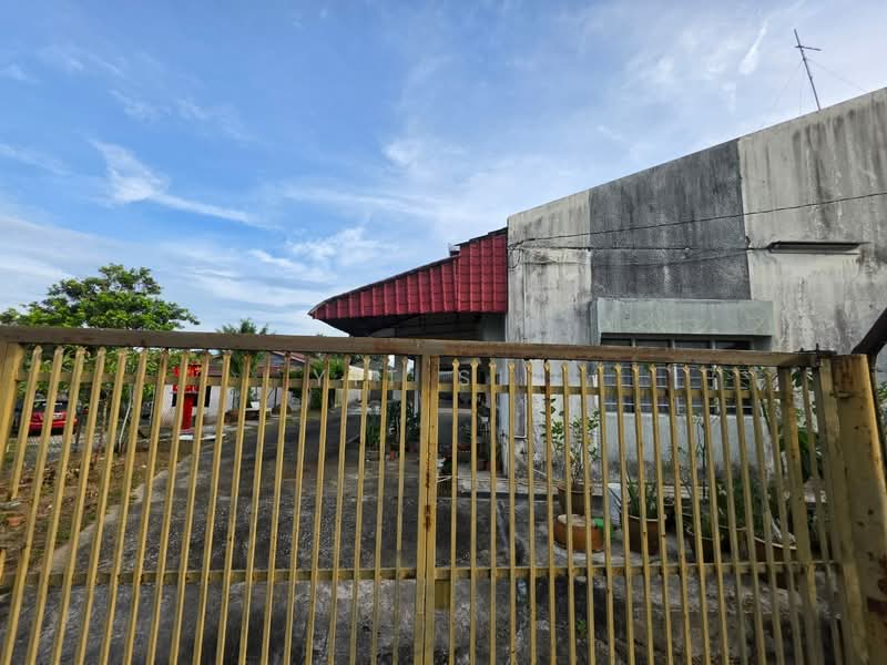 Rumah Banglo untuk Disewa di Taman Kulai Besar (Kulai) - Yit Sin - Exterior - PropertyGuru.com.my