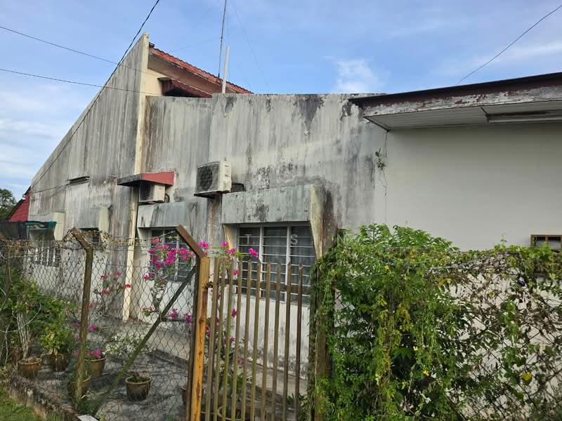 Rumah Banglo untuk Disewa di Taman Kulai Besar (Kulai) - Yit Sin - Exterior - PropertyGuru.com.my
