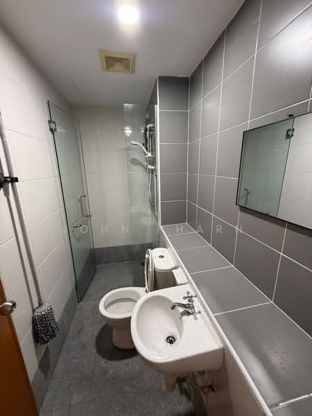 Service Residence for Rent at Sky Gardens Residences - John Pharn - Bathroom - PropertyGuru.com.my