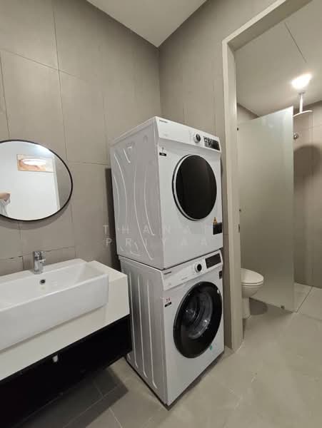 Servis Apartment untuk Disewa di YOLO Signature Suites - Thanap Priyaa - Bathroom - PropertyGuru.com.my