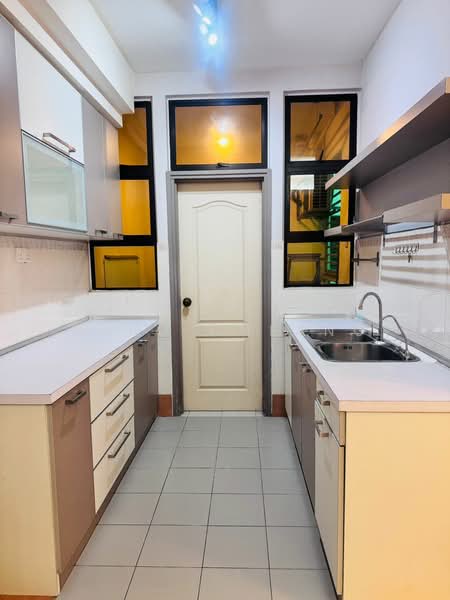 Kondominium untuk Dijual di Pelangi Utama - Wind Cheang - Kitchen - PropertyGuru.com.my
