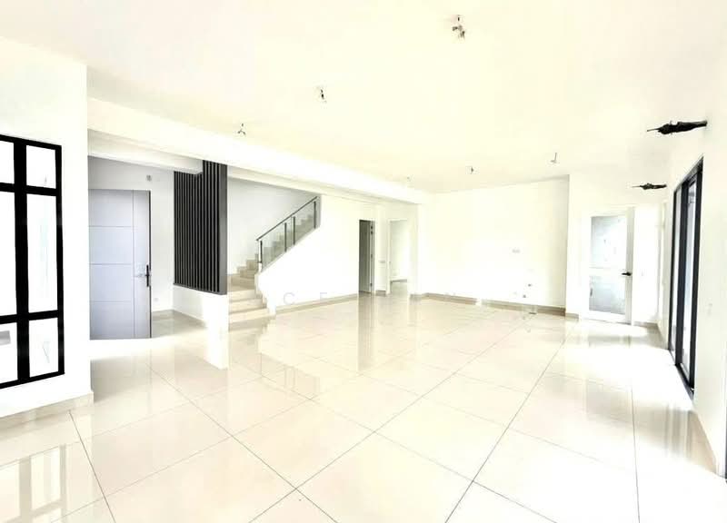 Rumah Berkembar untuk Dijual di Setia Tropika (Johor Bahru) - Ace Tan - Living Room - PropertyGuru.com.my