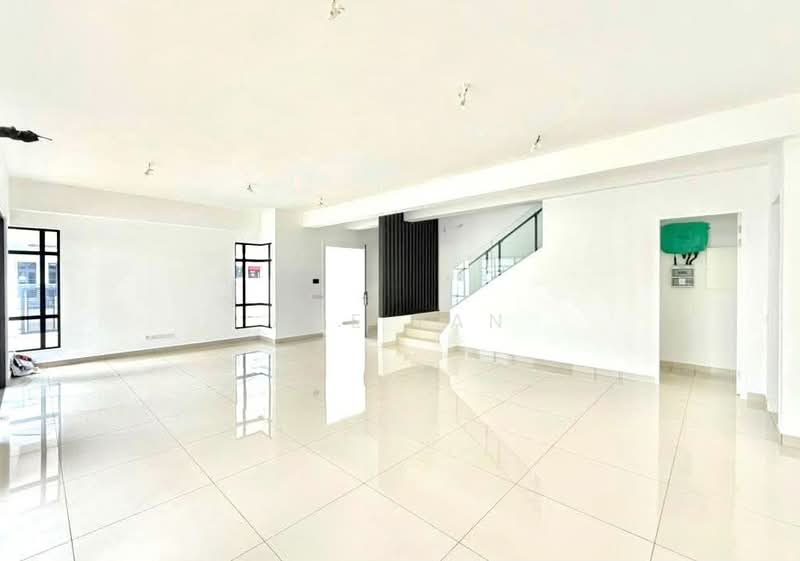 Rumah Berkembar untuk Dijual di Setia Tropika (Johor Bahru) - Ace Tan - Living Room - PropertyGuru.com.my