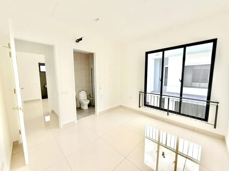 Rumah Berkembar untuk Dijual di Setia Tropika (Johor Bahru) - Ace Tan - Bedroom - PropertyGuru.com.my