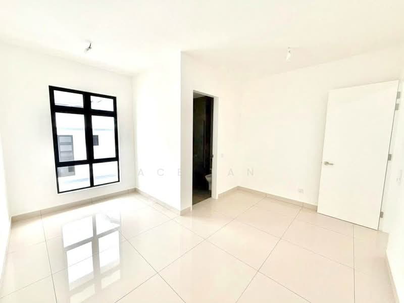 Rumah Berkembar untuk Dijual di Setia Tropika (Johor Bahru) - Ace Tan - Bedroom - PropertyGuru.com.my