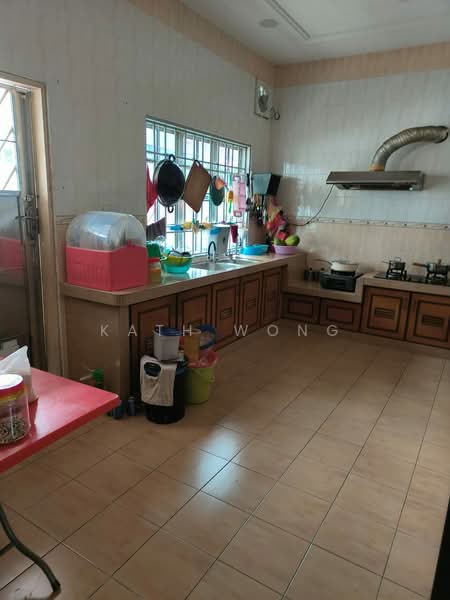 Semi-Detached House for Sale in Sabak Bernam (Selangor) - Kath Wong - Kitchen - PropertyGuru.com.my