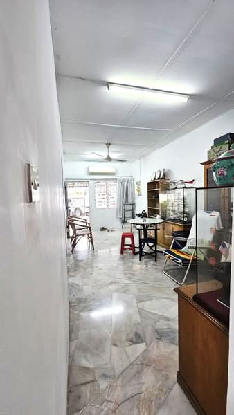 Rumah Teres 1 Tingkat untuk Dijual di Taman Ria (Klang) - Jane Cheah - Living Room - PropertyGuru.com.my