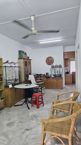 Rumah Teres 1 Tingkat untuk Dijual di Taman Ria (Klang) - Jane Cheah - Living Room - PropertyGuru.com.my