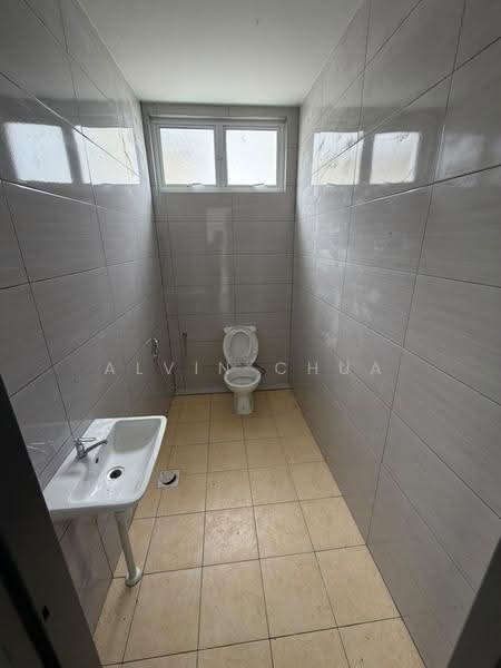 Tanah Perindustrian untuk Disewa di Serian (Sarawak) - Alvin Chua - Bathroom - PropertyGuru.com.my