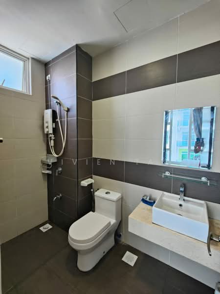 Kondominium untuk Dijual di M Condominium @ Larkin - Vivien Tan - Bathroom - PropertyGuru.com.my