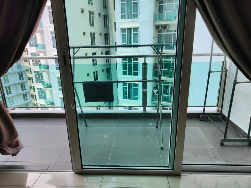 Kondominium untuk Dijual di M Condominium @ Larkin - Vivien Tan - Balcony - PropertyGuru.com.my