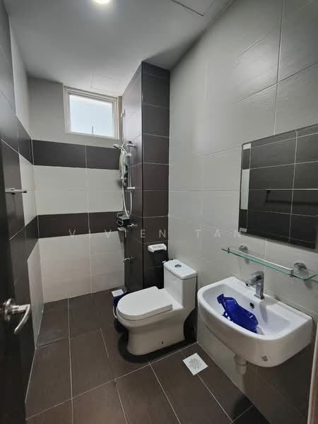 Kondominium untuk Dijual di M Condominium @ Larkin - Vivien Tan - Bathroom - PropertyGuru.com.my