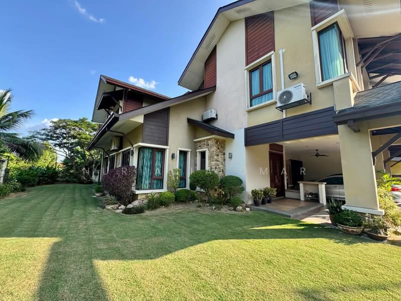 Rumah Berkembar untuk Dijual di Bukit Jelutong (Shah Alam) - Nur Alia Omar - Exterior - PropertyGuru.com.my