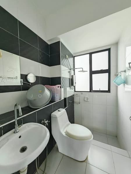 Servis Apartment untuk Disewa di The Sky Executive Suites - Joyce Tan - Bathroom - PropertyGuru.com.my