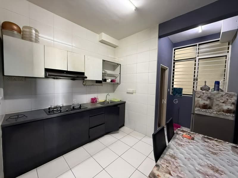 Service Residence for Sale at Sky Gardens Residences - Elston Chong - Kitchen - PropertyGuru.com.my