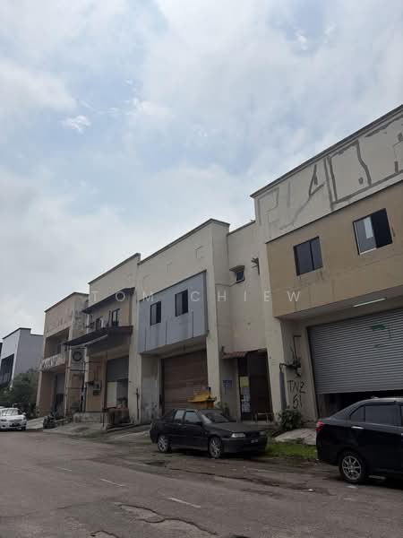 Gudang untuk Disewa di Sungai Tiram (Ulu Tiram) - Tom Chiew - Exterior - PropertyGuru.com.my