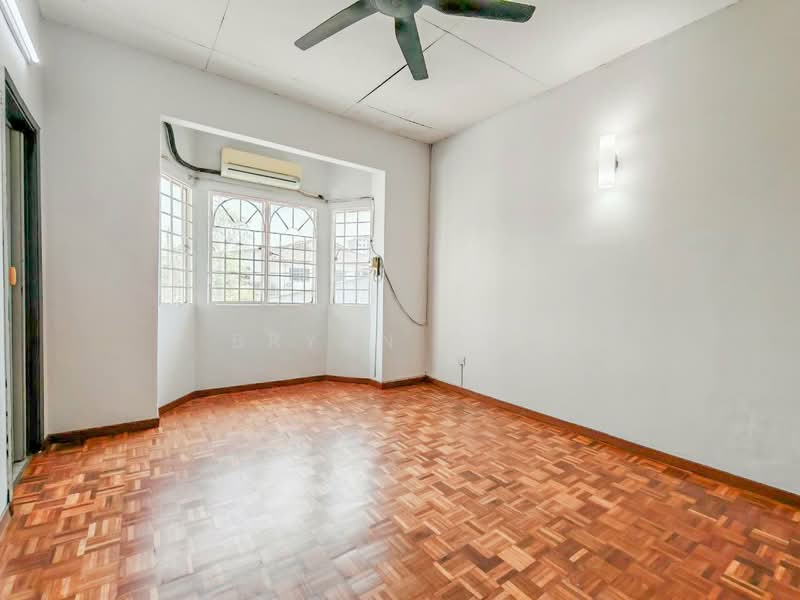 Rumah Teres 2-Tingkat untuk Dijual di Taman Minang (Cheras) - Bryan Cho - Living Room - PropertyGuru.com.my