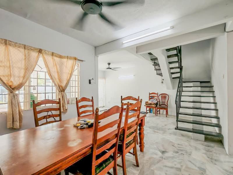 Rumah Teres 2-Tingkat untuk Dijual di Taman Minang (Cheras) - Bryan Cho - Dining Room - PropertyGuru.com.my
