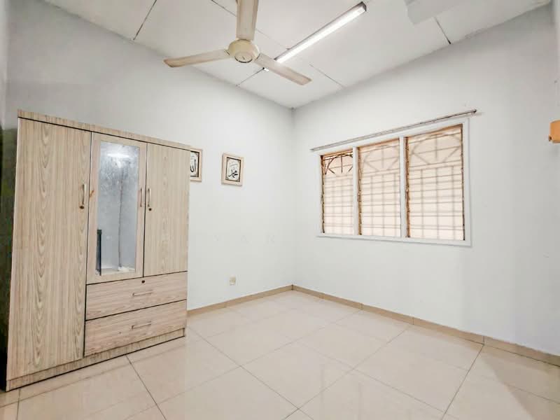 Rumah Teres 2-Tingkat untuk Dijual di Taman Minang (Cheras) - Bryan Cho - Bedroom - PropertyGuru.com.my