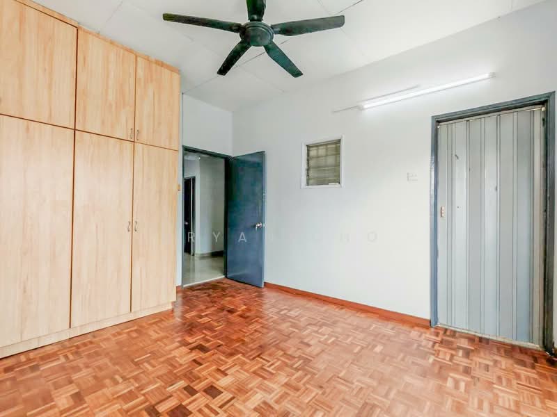 Rumah Teres 2-Tingkat untuk Dijual di Taman Minang (Cheras) - Bryan Cho - Bedroom - PropertyGuru.com.my