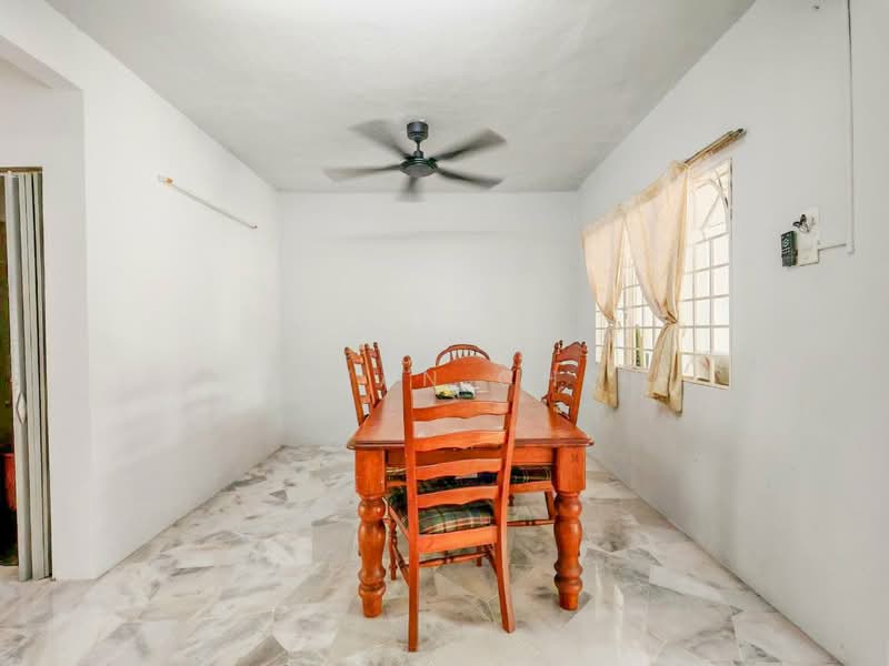 Rumah Teres 2-Tingkat untuk Dijual di Taman Minang (Cheras) - Bryan Cho - Dining Room - PropertyGuru.com.my