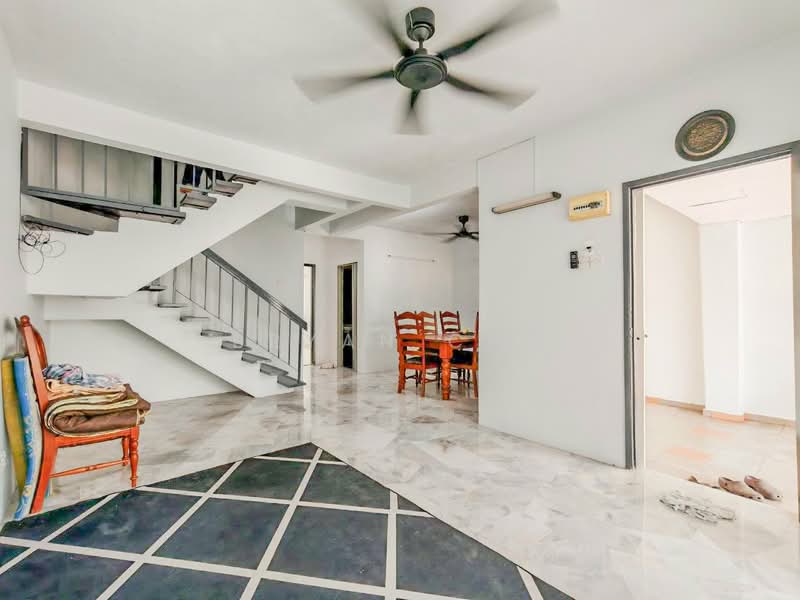 Rumah Teres 2-Tingkat untuk Dijual di Taman Minang (Cheras) - Bryan Cho - Living Room - PropertyGuru.com.my