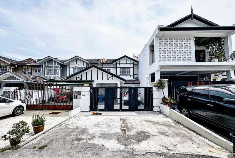2-storey Terraced House for Sale in Bandar Puncak Alam (Puncak Alam) - Hazlin Miswan - Exterior - PropertyGuru.com.my