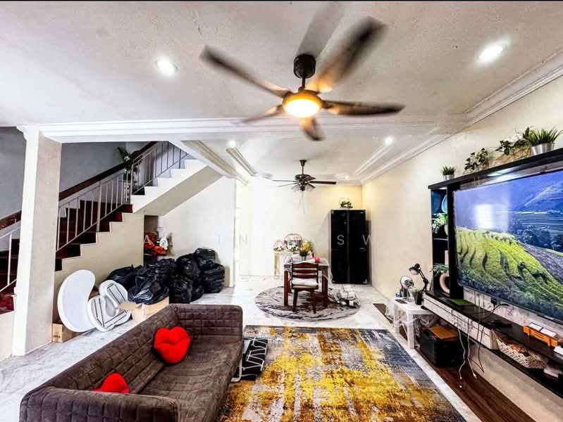2-storey Terraced House for Sale in Bandar Puncak Alam (Puncak Alam) - Hazlin Miswan - Living Room - PropertyGuru.com.my