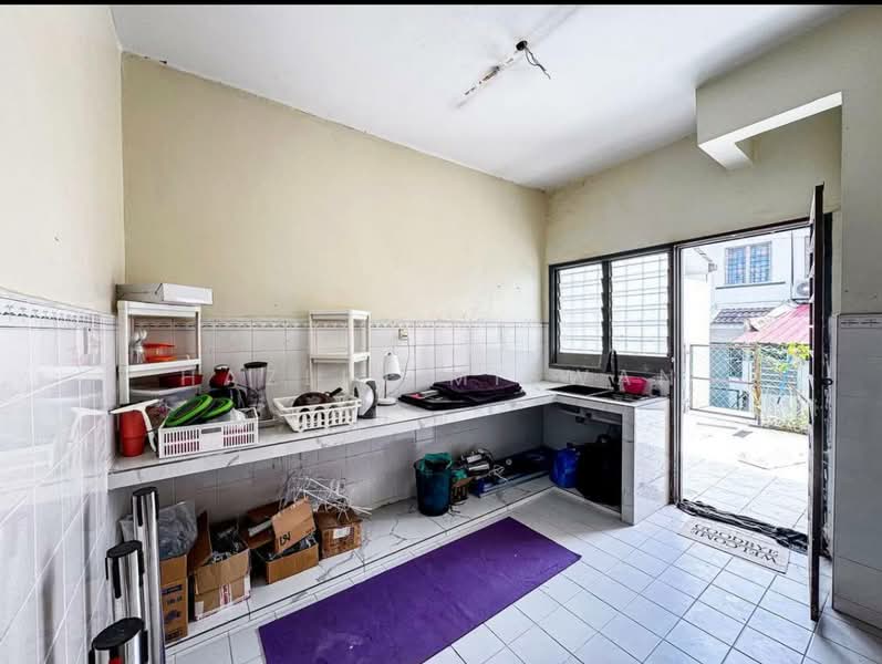 2-storey Terraced House for Sale in Bandar Puncak Alam (Puncak Alam) - Hazlin Miswan - Kitchen - PropertyGuru.com.my