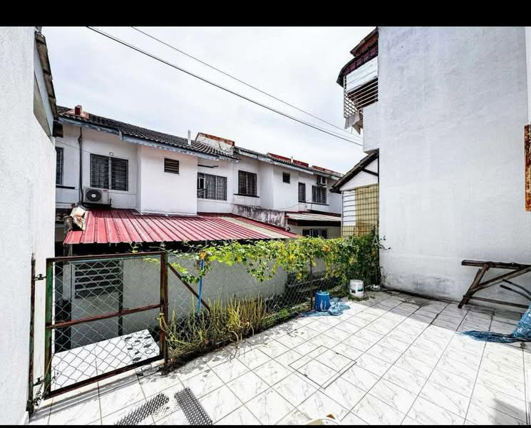 2-storey Terraced House for Sale in Bandar Puncak Alam (Puncak Alam) - Hazlin Miswan - Exterior - PropertyGuru.com.my