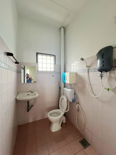 Rumah Teres 2-Tingkat untuk Dijual di Skudai (Johor) - Iden Tan - Bathroom - PropertyGuru.com.my