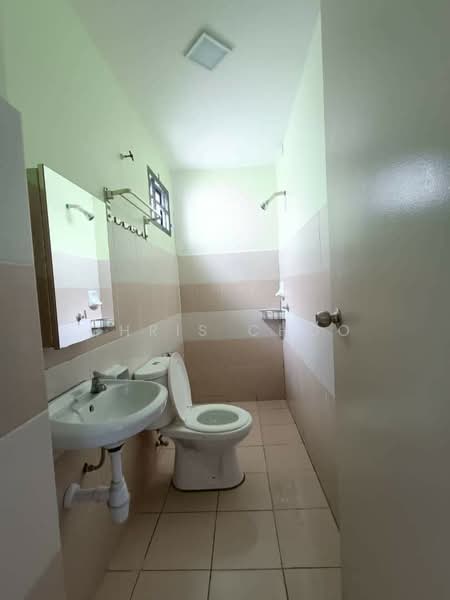 Townhouse for Sale in Beranang (Selangor) - Chris Choo - Bathroom - PropertyGuru.com.my