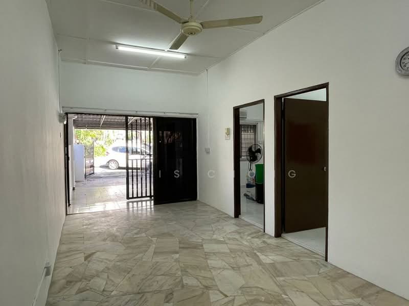 Rumah Teres 1 Tingkat untuk Disewa di Taman Cheras Awana (Cheras) - Chris Chong - Living Room - PropertyGuru.com.my