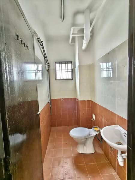 Apartment for Sale at Sri Ixora Apartment - Mohd Ridzuan - Bathroom - PropertyGuru.com.my