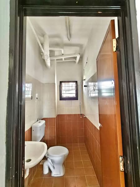 Apartment for Sale at Sri Ixora Apartment - Mohd Ridzuan - Bathroom - PropertyGuru.com.my