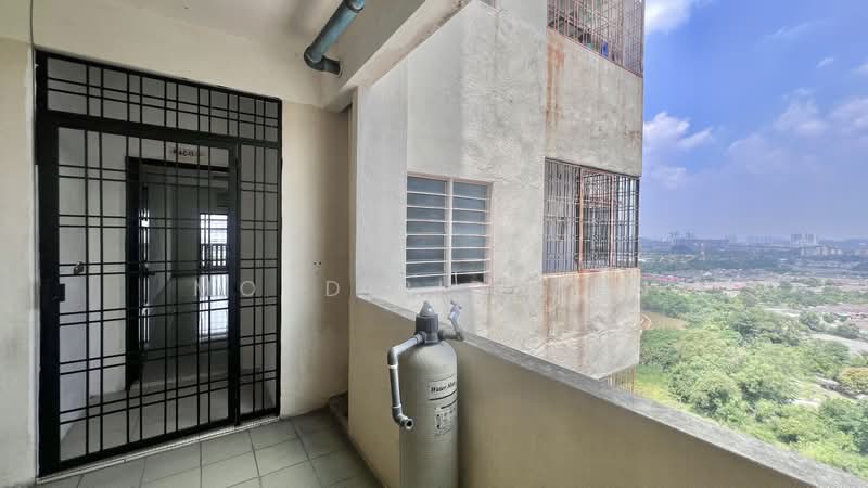 Pangsapuri untuk Dijual di Sri Ixora Apartment - Mohd Ridzuan - Balcony - PropertyGuru.com.my