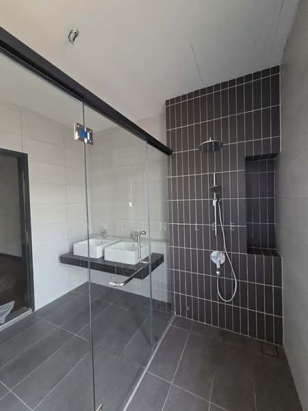 Semi-Detached House for Sale in Bandar Kinrara Seksyen 1 (Bandar Kinrara) - Jayden Lee - Bathroom - PropertyGuru.com.my