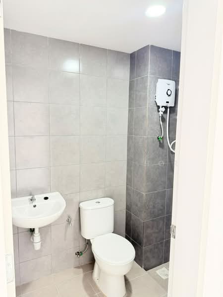Condominium for Rent at Residensi Sateria - Jesslyn Hor - Bathroom - PropertyGuru.com.my
