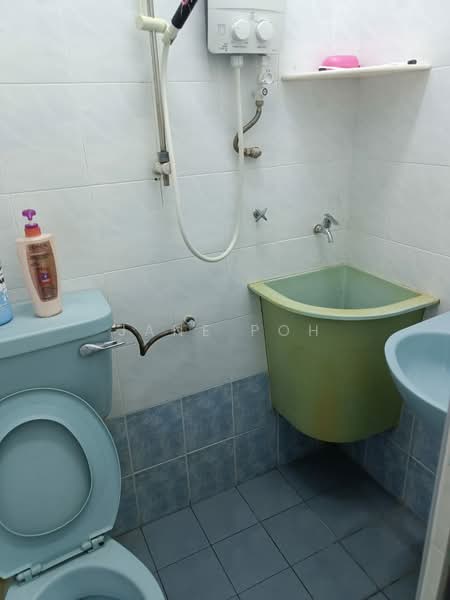 Pangsapuri untuk Disewa di Taman Lone Pine (Medium Low Cost) - Jane Poh - Bathroom - PropertyGuru.com.my