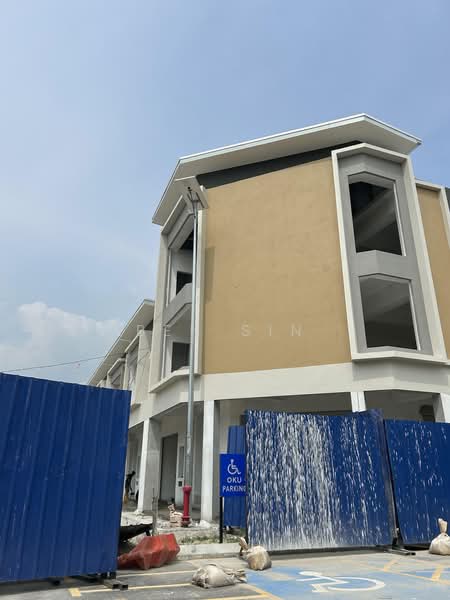 Kedai / Pejabat untuk Dijual di Bandar Baru Kundang (Rawang) - Ben Sin - Exterior - PropertyGuru.com.my