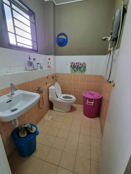 Bungalow for Sale in Sepang (Selangor) - Fatin . - Bathroom - PropertyGuru.com.my