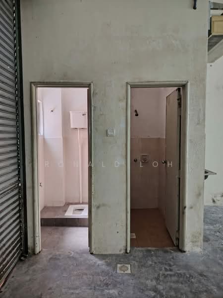 Shop for Rent in Bandar Sungai Long (Selangor) - Ronald Loh - Bathroom - PropertyGuru.com.my