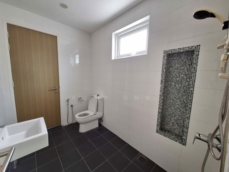 Rumah Teres 3 Tingkat untuk Dijual di Tanjung Bungah (Penang) - Ruth Ong - Bathroom - PropertyGuru.com.my
