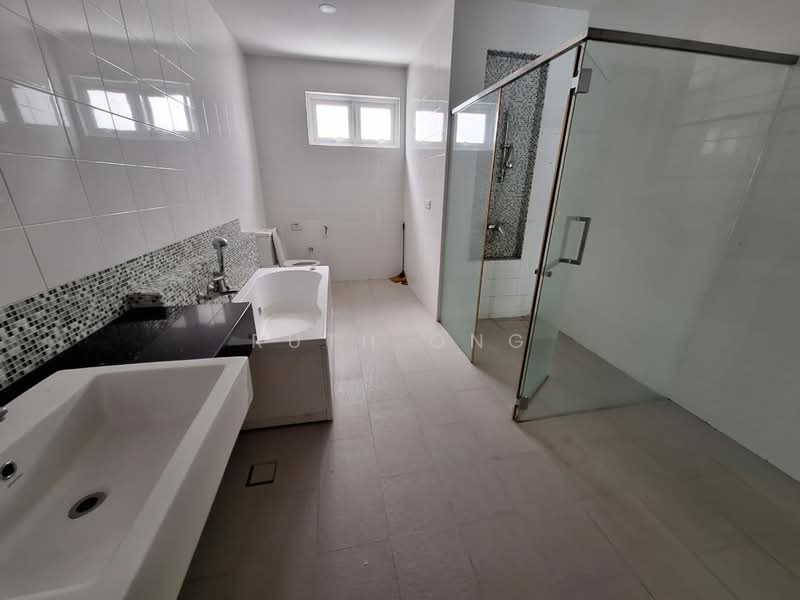Rumah Teres 3 Tingkat untuk Dijual di Tanjung Bungah (Penang) - Ruth Ong - Bathroom - PropertyGuru.com.my