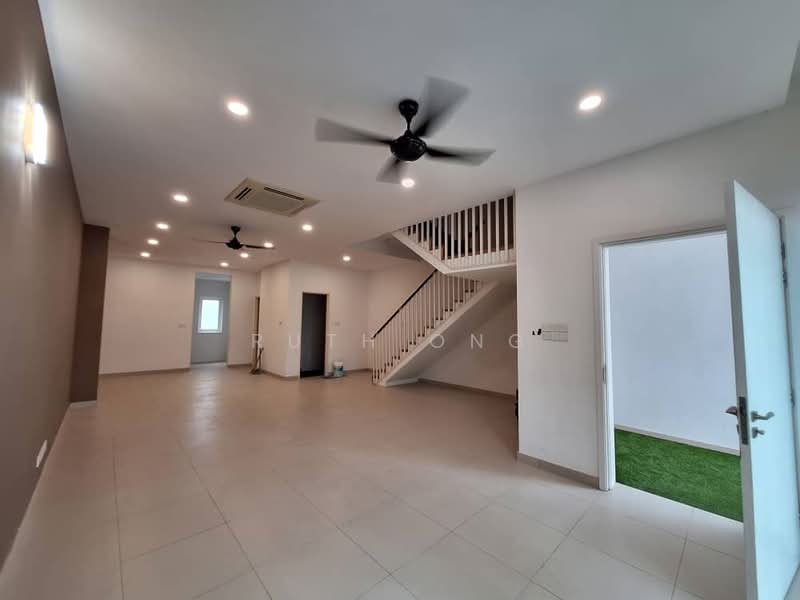 Rumah Teres 3 Tingkat untuk Dijual di Tanjung Bungah (Penang) - Ruth Ong - Living Room - PropertyGuru.com.my